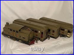 1920s Prewar Lionel 318E Electric Motor Engine with 309, 310 & 312 Train Cars