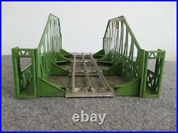 1930's LIONEL 280 BRIDGE PREWAR GREEN SINGLE SPAN TRESTLE WITH TRACK O GUAGE