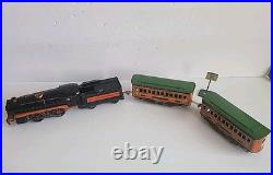 1930's Lionel Winner Lines set Engine, 1016 Tender, two 1011 Passenger Cars
