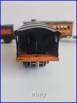 1930's Lionel Winner Lines set Engine, 1016 Tender, two 1011 Passenger Cars