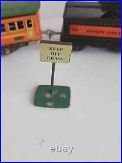1930's Lionel Winner Lines set Engine, 1016 Tender, two 1011 Passenger Cars