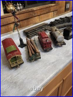 1930s Lionel Train Set Pre-War Era No 8E Super Motor. Standared Track