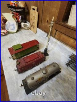 1930s Lionel Train Set Pre-War Era No 8E Super Motor. Standared Track