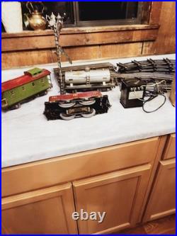 1930s Lionel Train Set Pre-War Era No 8E Super Motor. Standared Track