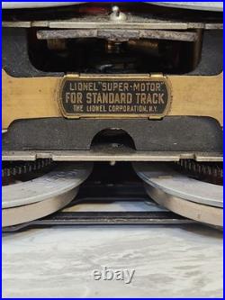 1930s Lionel Train Set Pre-War Era No 8E Super Motor. Standared Track