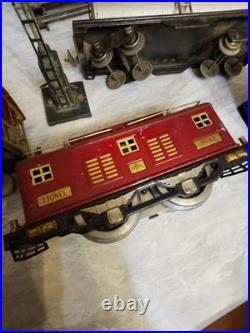 1930s Lionel Train Set Pre-War Era No 8E Super Motor. Standared Track