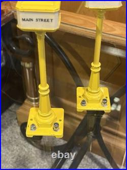 2x Lionel Prewar 57 Yellow Boulavard Lamp Post All Original Nice! Tested Ex+