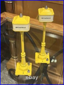 2x Lionel Prewar 57 Yellow Boulavard Lamp Post All Original Nice! Tested Ex+