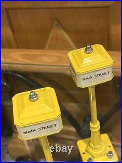 2x Lionel Prewar 57 Yellow Boulavard Lamp Post All Original Nice! Tested Ex+