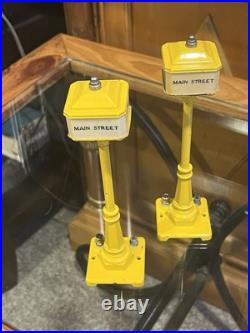 2x Lionel Prewar 57 Yellow Boulavard Lamp Post All Original Nice! Tested Ex+