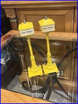2x Lionel Prewar 57 Yellow Boulavard Lamp Post All Original Nice! Tested Ex+