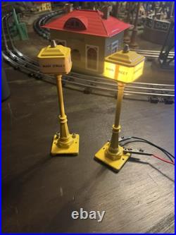 2x Lionel Prewar 57 Yellow Boulavard Lamp Post All Original Nice! Tested Ex+