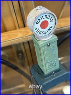 EARLY Lionel Prewar 87 Blinking Crossing DRKGRN/STEPHEN GIRARD GRN/BONE