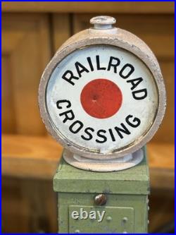 EARLY Lionel Prewar 87 Blinking Crossing DRKGRN/STEPHEN GIRARD GRN/BONE