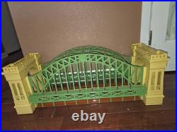 Early ColorsLionel Prewar Hell Gate 300 Bridge (Excellent Condition)