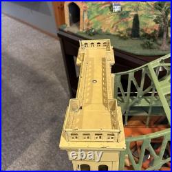 Early ColorsLionel Prewar Hell Gate 300 Bridge (Very Good + Condition)