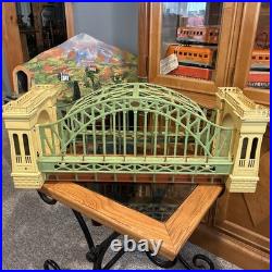 Early ColorsLionel Prewar Hell Gate 300 Bridge (Very Good + Condition)