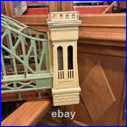 Early ColorsLionel Prewar Hell Gate 300 Bridge (Very Good + Condition)