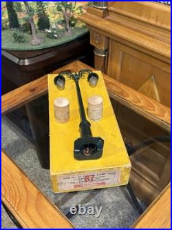 Exceptional Mint BoxedLionel Prewar #67 Double Gooseneck Lamp Post -Dark Green