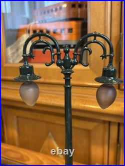 Exceptional Mint BoxedLionel Prewar #67 Double Gooseneck Lamp Post -Dark Green