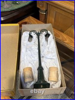 Exceptional Mint BoxedLionel Prewar #67 Double Gooseneck Lamp Post -Dark Green