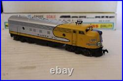 HO Scale Atlas, FP7 Diesel Locomotive, Santa Fe, Yellow War Bonnet, #7041