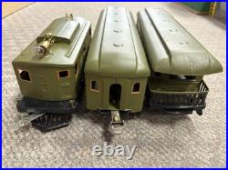 + Ives Prewar Standard Gauge Tinplate Green 3235 Electric Locomotive 2 Car Set