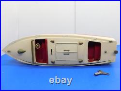 LIONEL ORIGINAL PREWAR TINPLATE No. 43 LIONEL CRAFT PLEASURE BOAT from 1933-35 LIONEL ORIGINAL PREWAR TINPLATE No. 43 LIONEL CRAFT PLEASURE BOAT from 1933-35