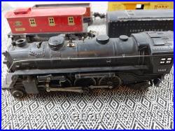 LIONEL PRE WAR 1666 STEAM LOCOMOTIVE & 2689W COAL TENDER With CARS Some Damage