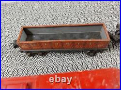 LIONEL PRE WAR 1666 STEAM LOCOMOTIVE & 2689W COAL TENDER With CARS Some Damage