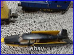 LIONEL PRE WAR 1666 STEAM LOCOMOTIVE & 2689W COAL TENDER With CARS Some Damage