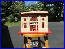 Lionel 115 Station Pre War or Post War Cream and Red (1935- 1949)