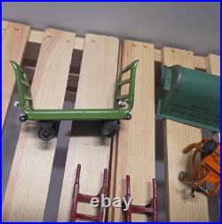 Lionel 163 Pre War Freight Station Set