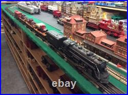 Lionel 1666E Prewar Metal Set and 4 Freight Car
