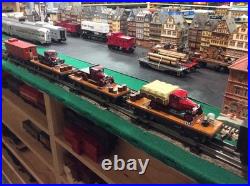 Lionel 1666E Prewar Metal Set and 4 Freight Car