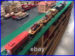 Lionel 1666E Prewar Metal Set and 4 Freight Car