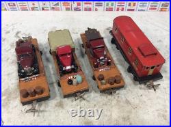 Lionel 1666E Prewar Metal Set and 4 Freight Car