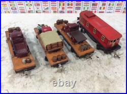 Lionel 1666E Prewar Metal Set and 4 Freight Car