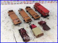 Lionel 1666E Prewar Metal Set and 4 Freight Car