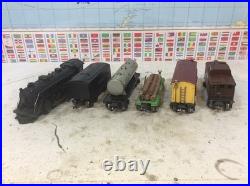 Lionel 1666E Prewar Metal Set and 4 Freight Car O Gauge
