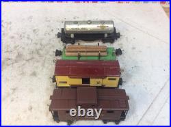 Lionel 1666E Prewar Metal Set and 4 Freight Car O Gauge