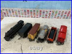 Lionel 204 Prewar Metal Set and 4 Freight Car