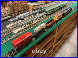 Lionel 204 Prewar Metal Set and 4 Freight Car