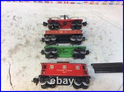 Lionel 204 Prewar Metal Set and 4 Freight Car