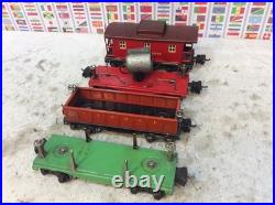Lionel 204 Prewar Metal Set and 4 Freight Car
