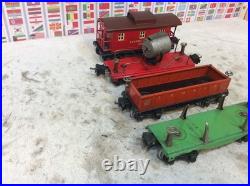 Lionel 204 Prewar Metal Set and 4 Freight Car