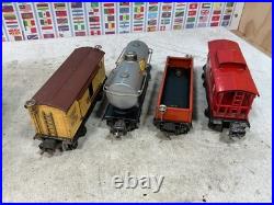 Lionel 204 Prewar Metal Set and 4 Freight Car