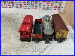 Lionel 204 Prewar Metal Set and 4 Freight Car