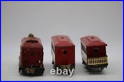 Lionel 248 Vintage O Prewar 0-4-0 Tinplate Electric Locomotive with Passenger Cars
