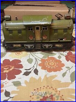 Lionel 254E Locomotive with Pullman and Observation Cars + 807, 814 Prewar Cars